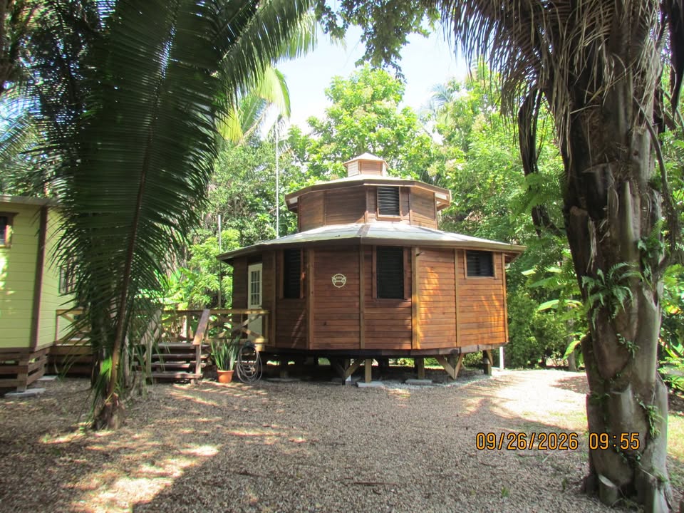 Los Tambos house exterior